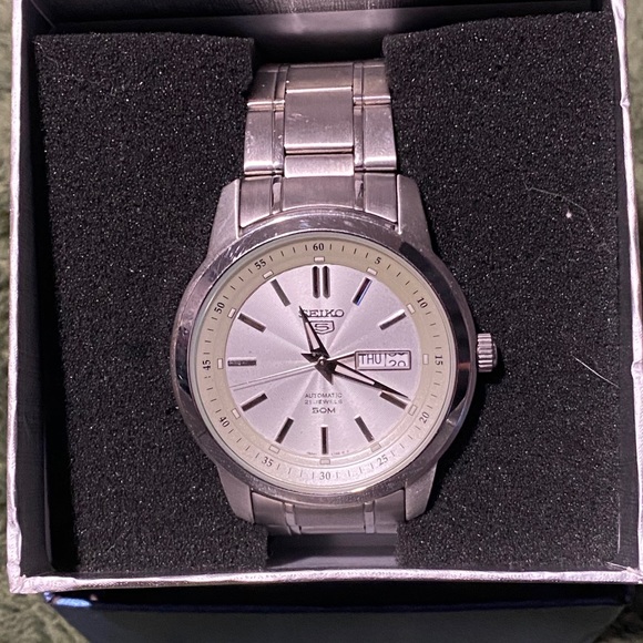 Seiko and Guess Watch - Picture 2 of 3